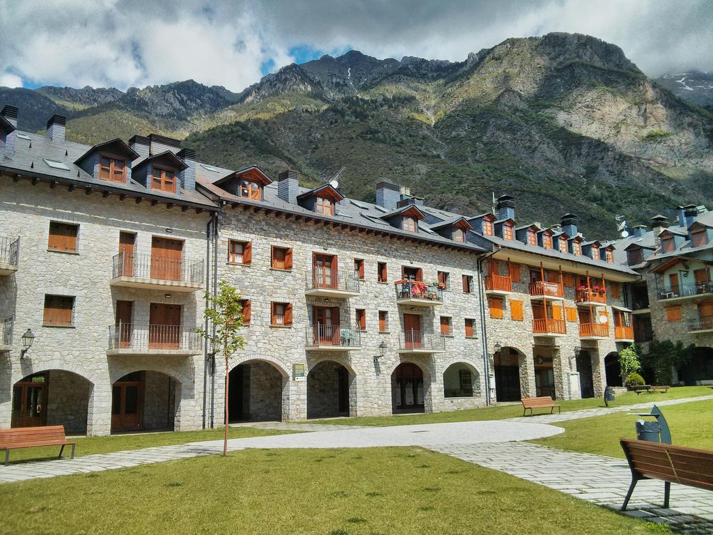 Apartamento Lamatriz Dequin Edificio Sayo 8 Benasque Zewnętrze zdjęcie